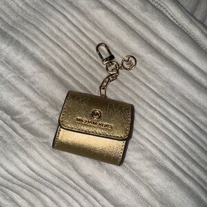 Micheal Kors Rose Gold Leather Airpod Case